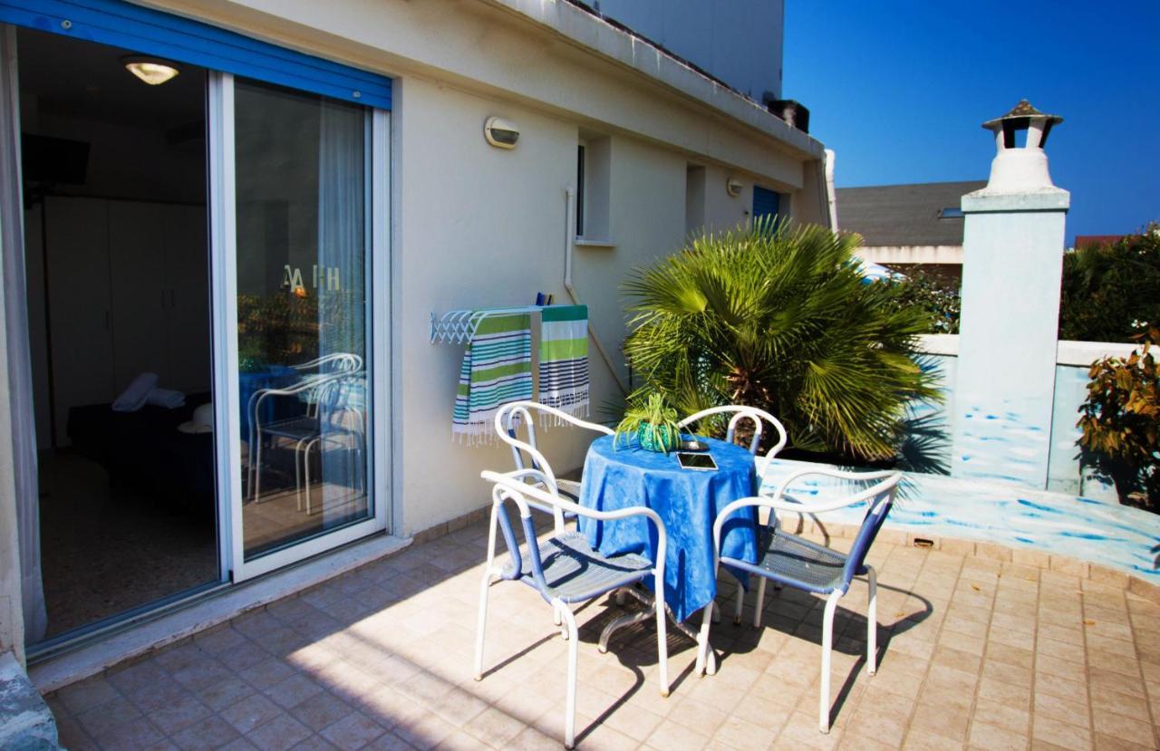 Hotel Adria B&B - Colazione Fino Alle 12 Misano Adriatico Eksteriør billede