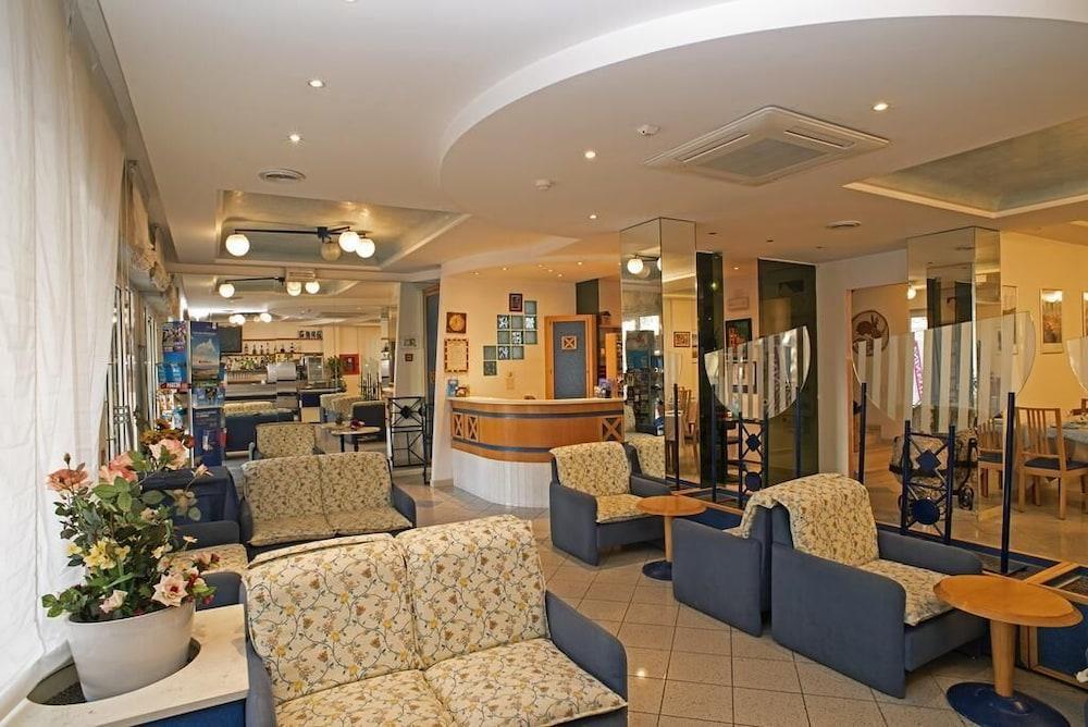 Hotel Adria B&B - Colazione Fino Alle 12 Misano Adriatico Eksteriør billede