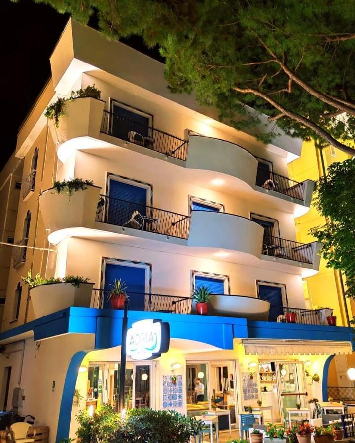 Hotel Adria B&B - Colazione Fino Alle 12 Misano Adriatico Eksteriør billede