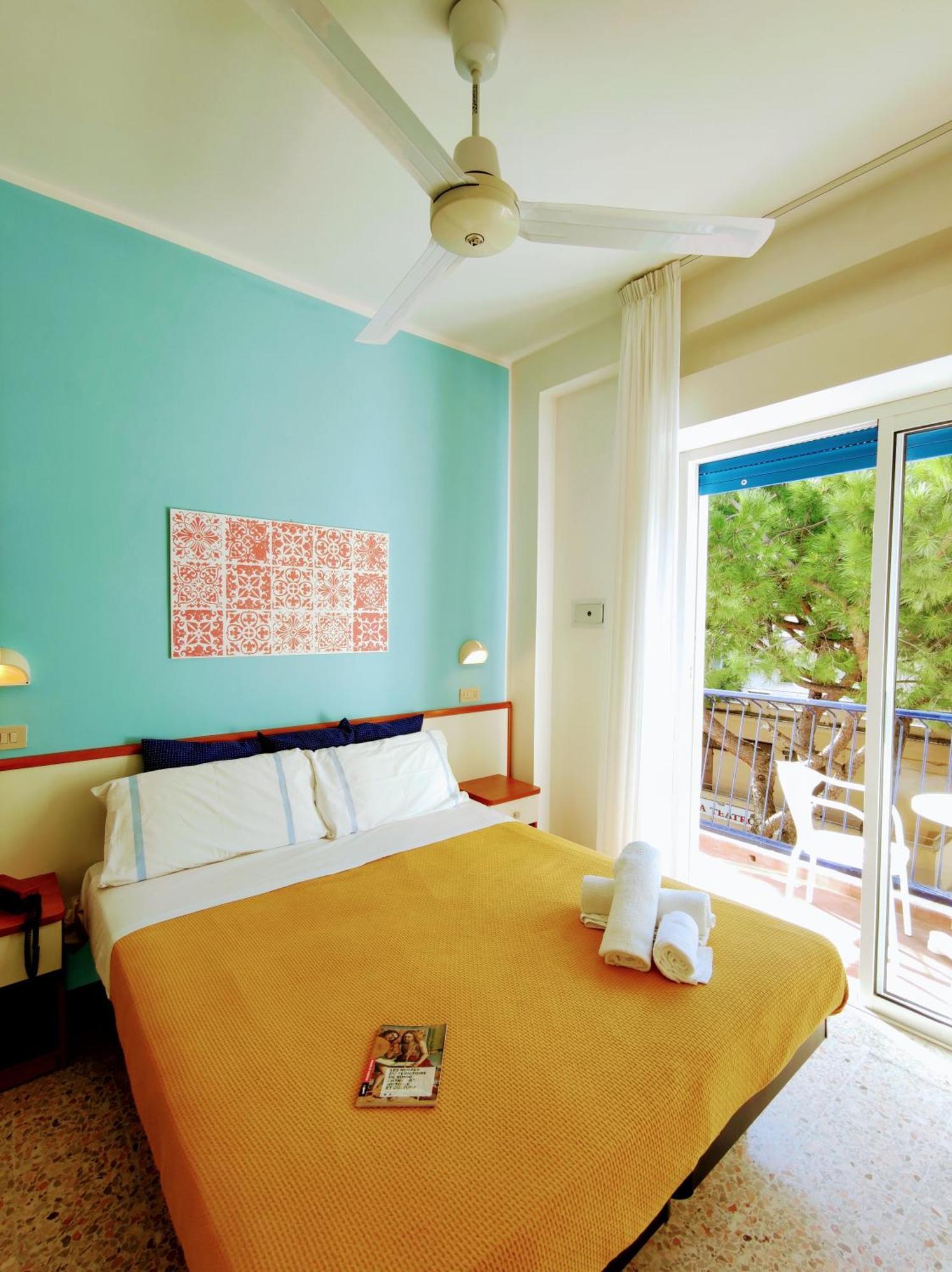 Hotel Adria B&B - Colazione Fino Alle 12 Misano Adriatico Værelse billede